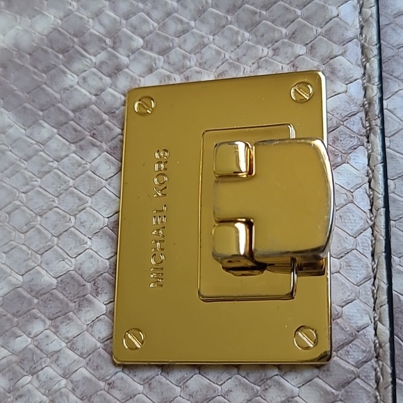 Michael Kors wallet - Picture 3 of 6